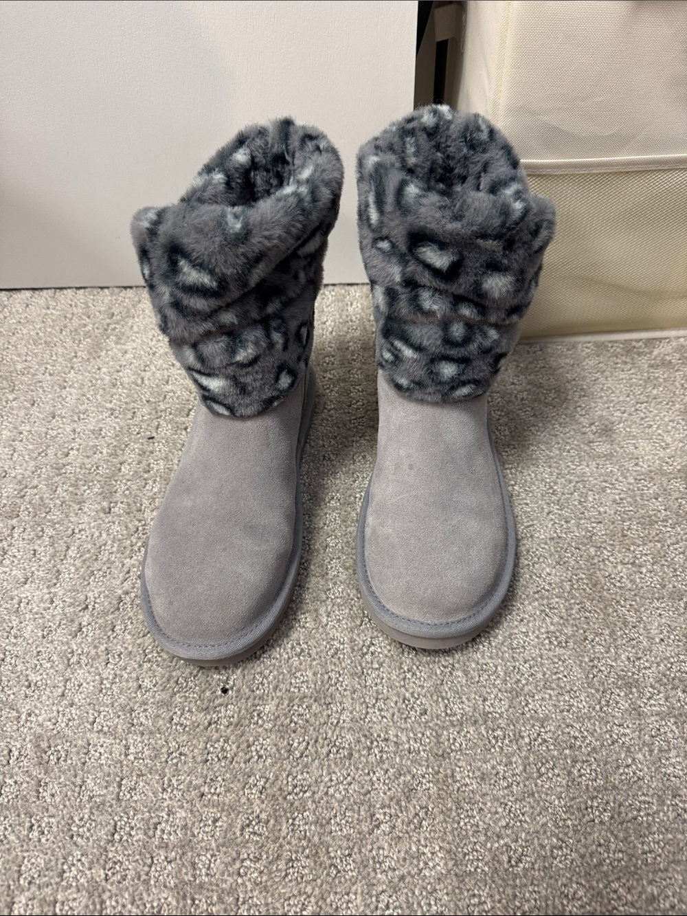 Koolaburra Gray Faux Fur Cuff Winter Boots